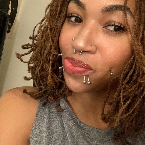 Meet your Posher, MinLynSik - Picture 3 of 4